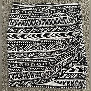 Charlotte Russe Black and White Tribal Print Faux Wrap Skirt size Medium